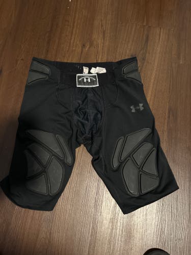 Black Men's Youth Medium Under Armour Game Pants (Used)