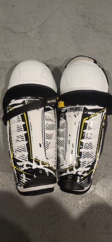 CCM Tacks 9080 11" shin pads