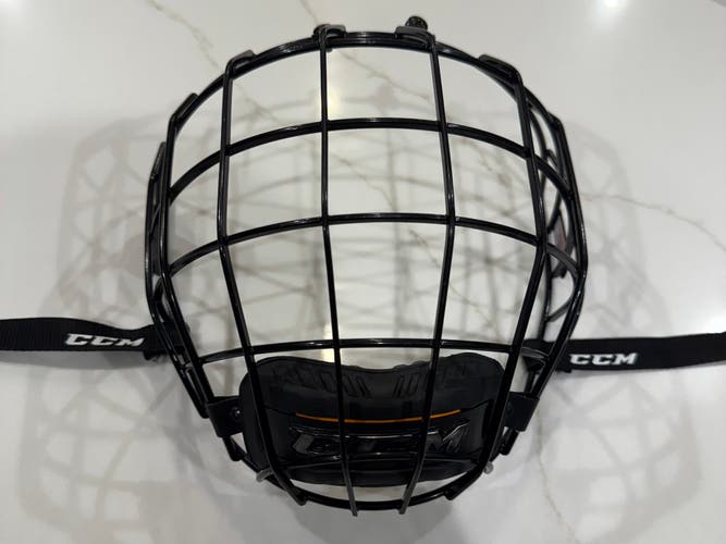 Medium CCM Full Cage (Used)