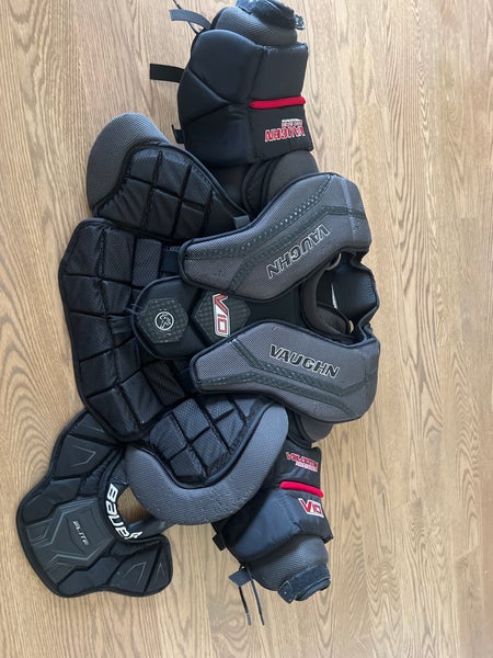 XS  2023 Vaughn V10 Goalie Chest Protector (Used)