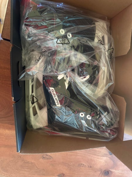 2020 Bauer Ns Hockey Skates  Size 1 (New)