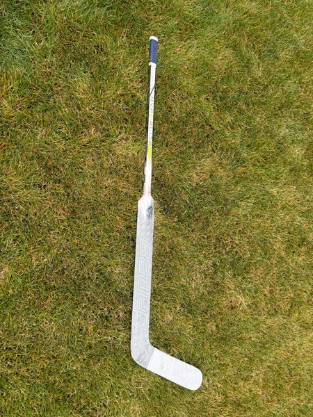 Senior Bauer Hyperlite 2 Regular Goalie Stick 26" Paddle  (Used)