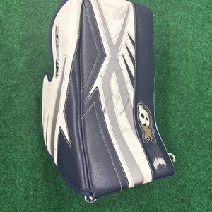 Blue & White Junior Brian's Subzero 7.0 Goalie Blocker Regular (Used)