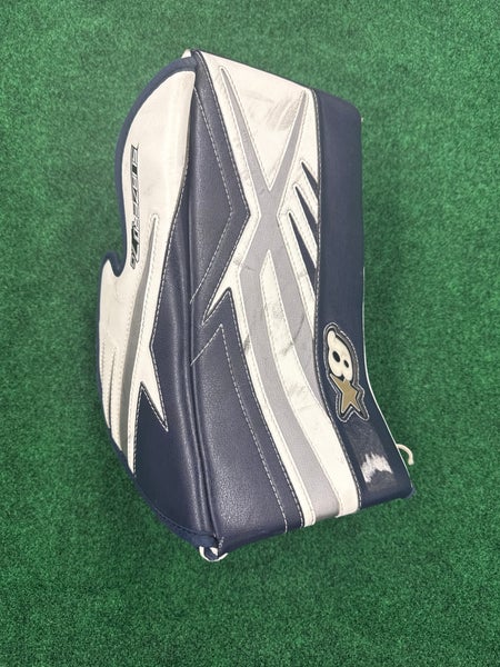 Blue & White Junior Brian's Subzero 7.0 Goalie Blocker Regular (Used)