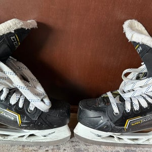 CCM Super Tacks AS3 Hockey Skates Regular Width Size 4.5 (Used)