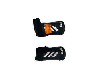 Used Adidas Soccer Shin Guards Youth Black SM 11847-S000027971