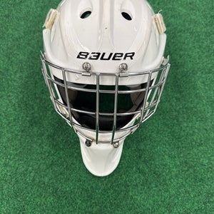 White Bauer 930 Goalie Mask (Used) S/M