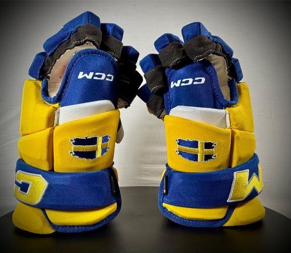 Finland 14, Sweden 13 CCM HG4PC Gloves 14" (New)