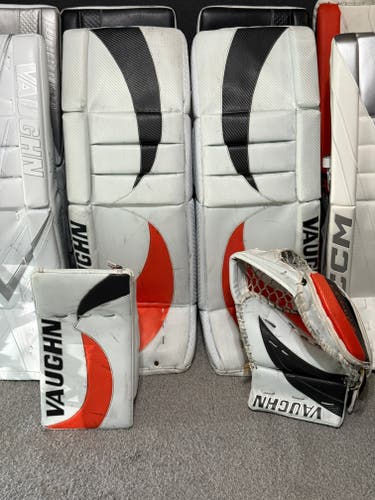 USED 32+2 Vaughn V9 Pro Carbon Regular Goalie Full Set - SLR Glove
