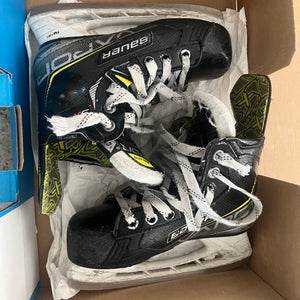Bauer Vapor 3X Hockey Skates 13.5 (Used)