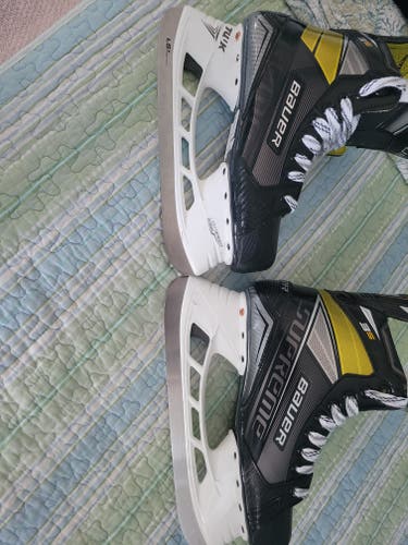 2022 Bauer Supreme 3S Hockey Skates Wide Width 7.5 (Used)