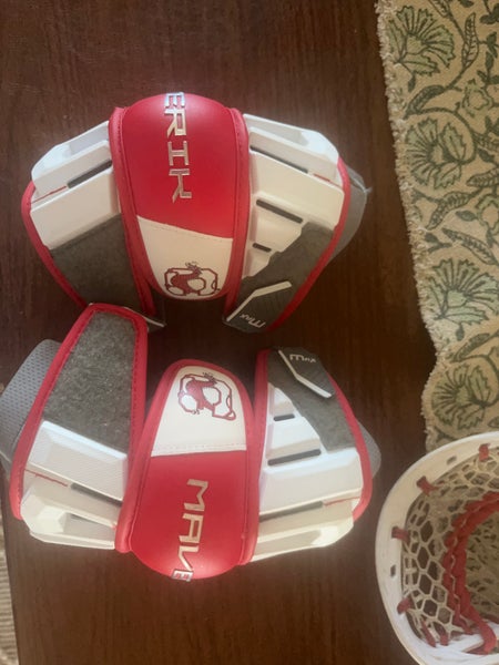 Maverick max elbow pad