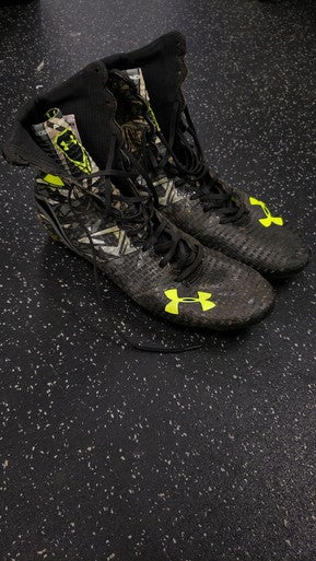 Used Under Armour Adult FB Cleats Red Senior 13 11849-S000029827