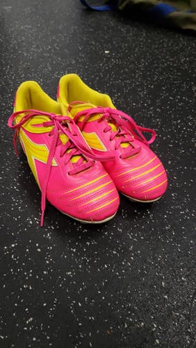 Used Diadora Soccer Cleats Yellow Junior 05.5 11849-S000029866