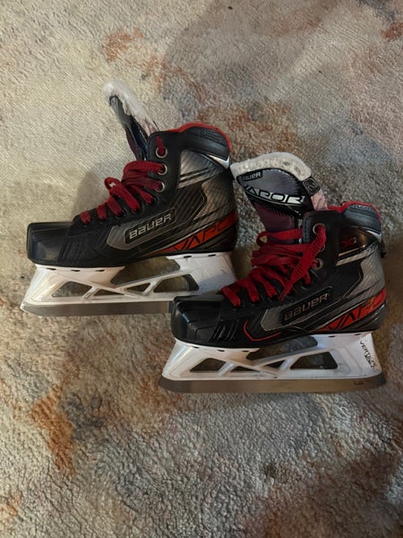 Bauer Vapor X2.7 Hockey Goalie Skates Regular Width Junior Size 2  Size 2 (Used)