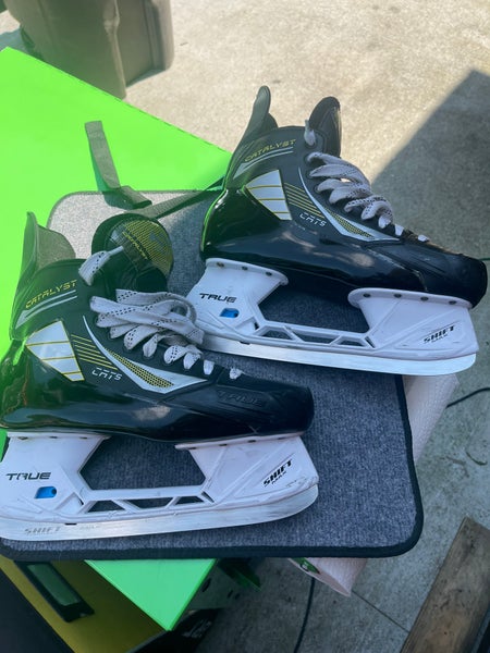 True Catalyst 5 Hockey Skates Regular Width  11 (Used)