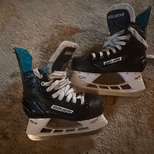 Bauer XLP skates junior size 2