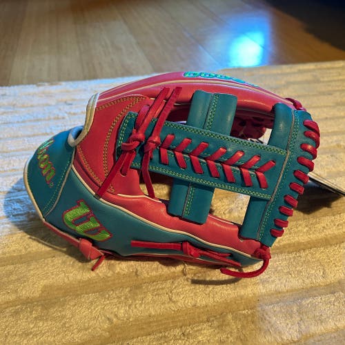 Brand New Wilson A2000 1785 Baseball Glove (WBW107121175)
