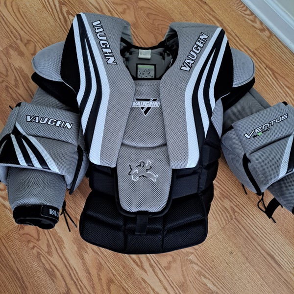 Large Vaughn Ventus SLR Pro Goalie Chest Protector (Used)