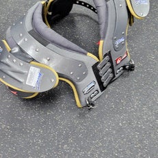 Used GEAR 2000 QB/DB/WR-BO LG FB Shoulder Pads Grey LG 11497-S000150579