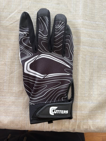 Cutters Receiving glove (one glove not pair.  Right glove)