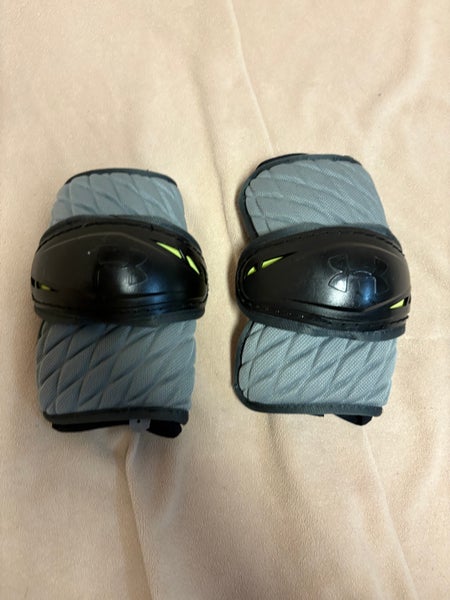 Small / Medium Adult Under Armour Arm Pads (Used)