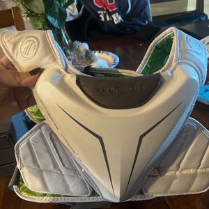 Adult Medium/Large Maverik Shoulder Pads (Used)