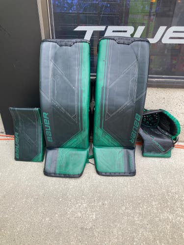 Black 34" Senior Bauer Mach Goalie Full Set Regular Pro Stock (Used)