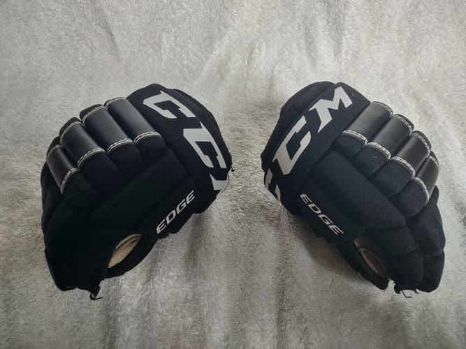 CCM Edge Gloves 8" (Used)