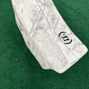 White Intermediate Warrior Ritual G5 Goalie Blocker Regular (Used)