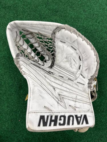 White Intermediate Vaughn Velocity V9 XP Goalie Glove Regular (Used)