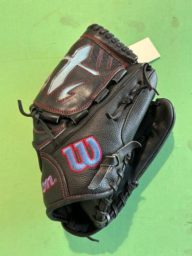 MINT CONDITION Wilson A2000 B23 Right Hand Throw Baseball Glove 12"