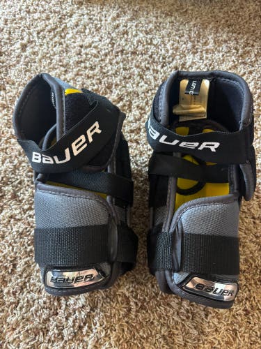 Medium Senior Bauer Supreme 150 Elbow Pads (Used)