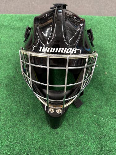 Black Junior Warrior Ritual F2 Goalie Mask (Used) / 6 5/8- 7 1/8