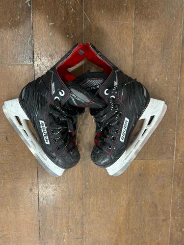Junior Bauer Ns Hockey Skates Regular Width Size 2.5 (Used)