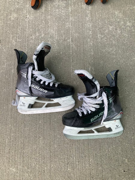 Intermediate Bauer Vapor X Shift Pro Hockey Skates Size 4.5 (Used)