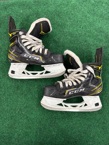 Intermediate CCM Super Tacks AS3 Hockey Skates (Regular) Size 5.5 (Used)