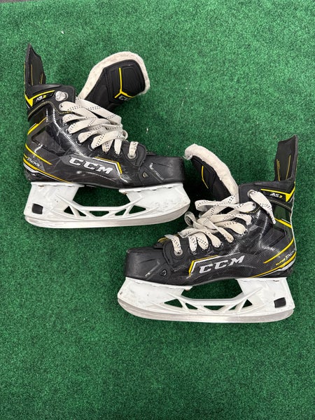 Intermediate CCM Super Tacks AS3 Hockey Skates (Regular) Size 5.5 (Used)