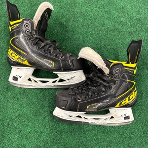 Intermediate CCM Tacks Vector Plus Hockey Skates (Regular) Size 4.5 (Used)