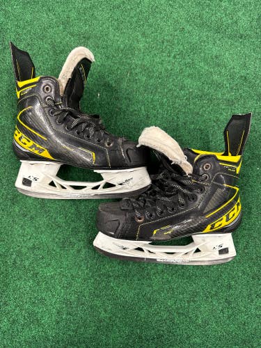 Intermediate CCM Tacks Vector Plus Hockey Skates (Regular) Size 4.5 (Used)