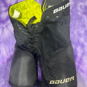 Black Junior Medium Bauer Vapor X2.9 Hockey Pants (Used)