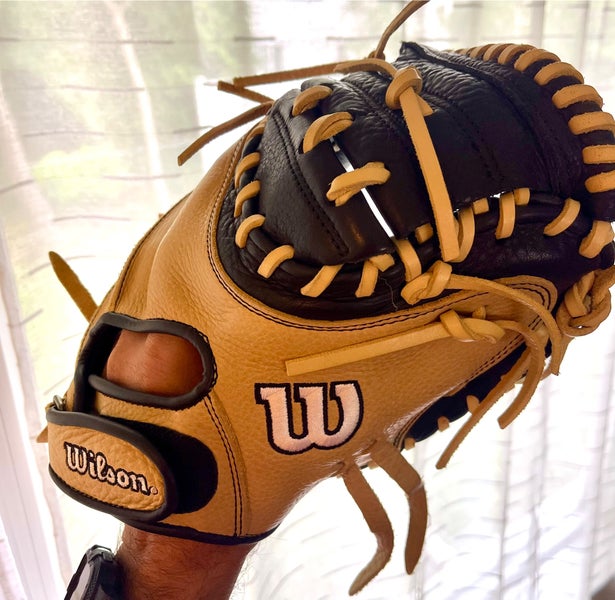 Wilson Right Hand Throw A1000 Catcher's Mitt 33" (New)