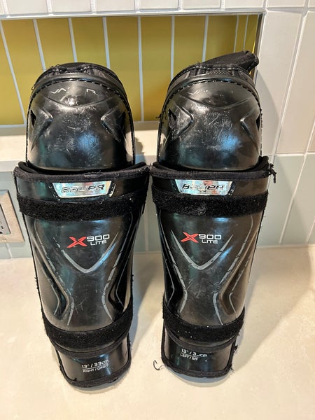 Intermediate Bauer Vapor X900 13" Shin Pads  (Used)