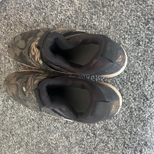 Men's Size M 12.5 (W 13.5) New Balance (Used)
