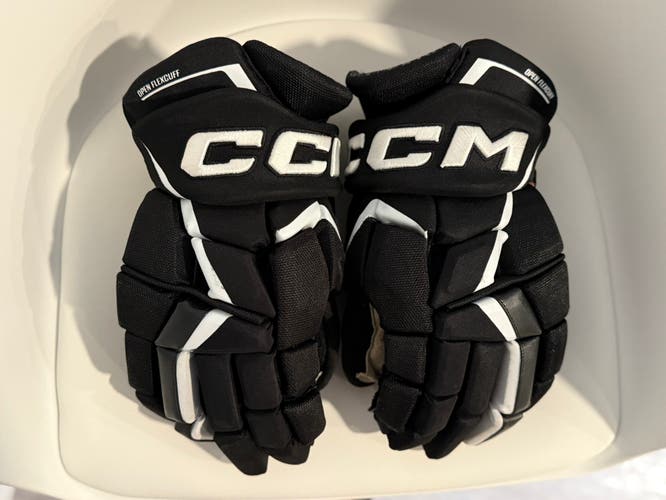 CCM JetSpeed FT6 Pro Gloves 15"  (Used)