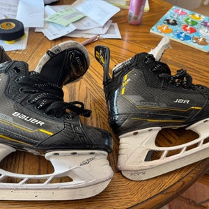 Bauer Supreme M5 Pro Hockey Skates Size 4.5 (Used)