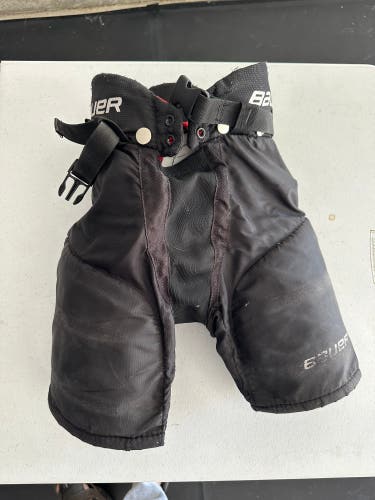 Medium Youth Bauer Vapor X20 Hockey Pants (Used)