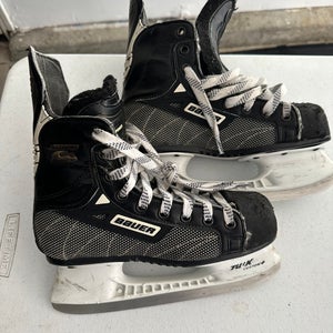 Bauer Supreme 3000 Hockey Skates Size 5 (Used)