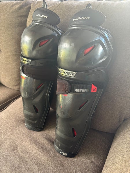 Intermediate Bauer Vapor 3X Pro 14" Shin Pads (Used)