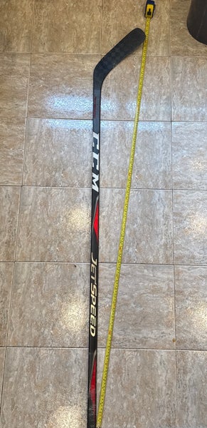Intermediate CCM JetSpeed Right Handed Hockey Stick P40 (Used)